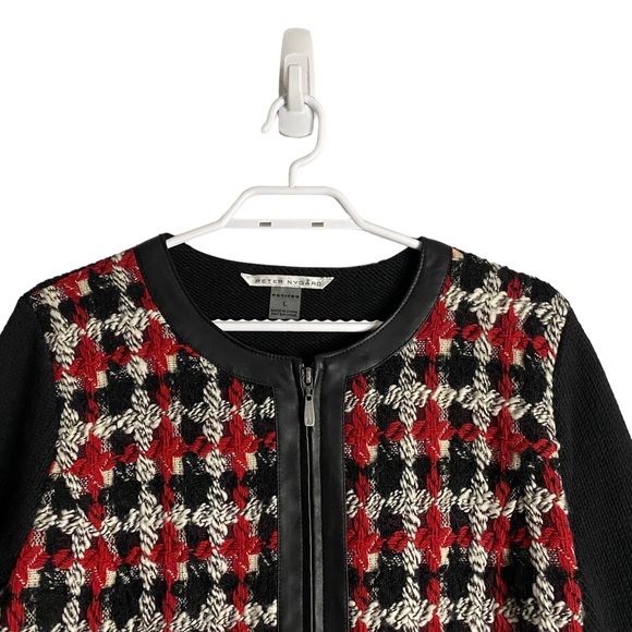 Peter Nygard Women's Patterned Wool Knit Jacket - Picture 2 of 7